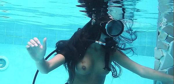  Hot underwater dildo with Diana